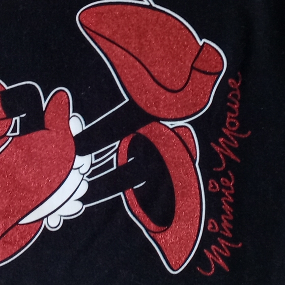 Cute, Girl's size 7/8 (M), Minnie Mouse Top with Red Sparkles by Disney ❤️🖤 - Picture 5 of 10